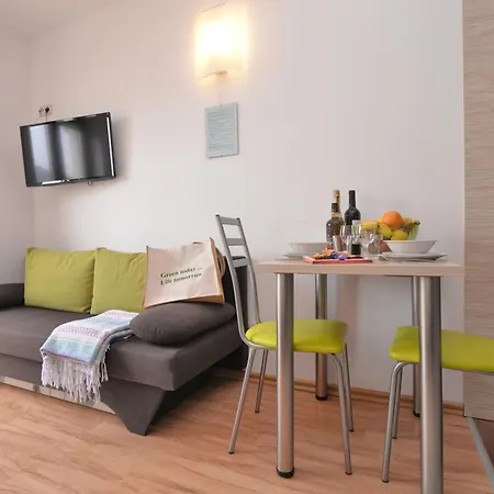 Aqua ホームステイ *